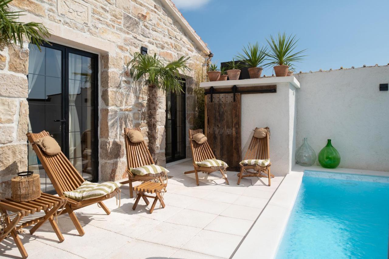 Blacksmith'S House - Rental House With Heated Pool Posedarje Eksteriør bilde