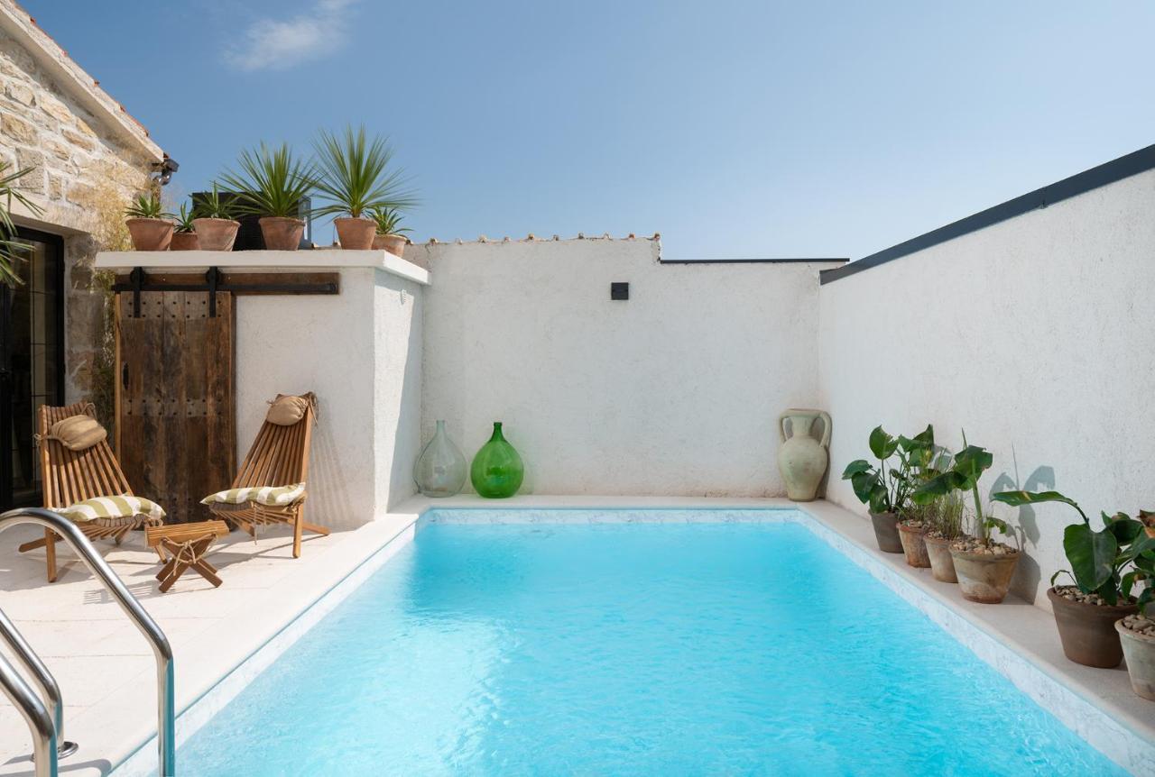 Blacksmith'S House - Rental House With Heated Pool Posedarje Eksteriør bilde